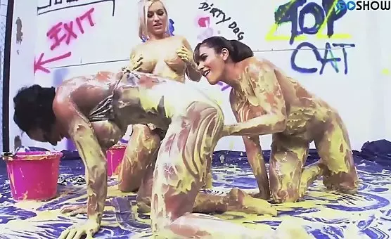 Lesbians Dirty With Yellow Paint and Naughty Positions